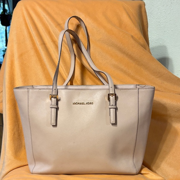 Michael Kors Handbags - Michael Kors Light pink Tote Bag